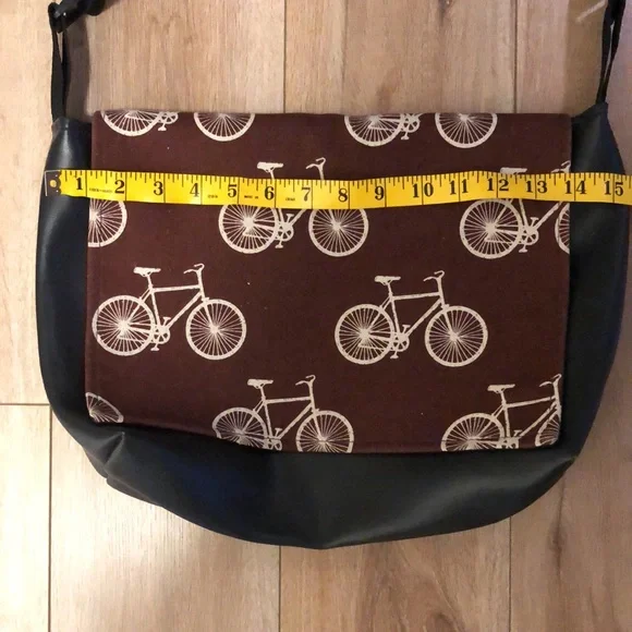 Over the shoulder bike bag - Picture 6 of 8
